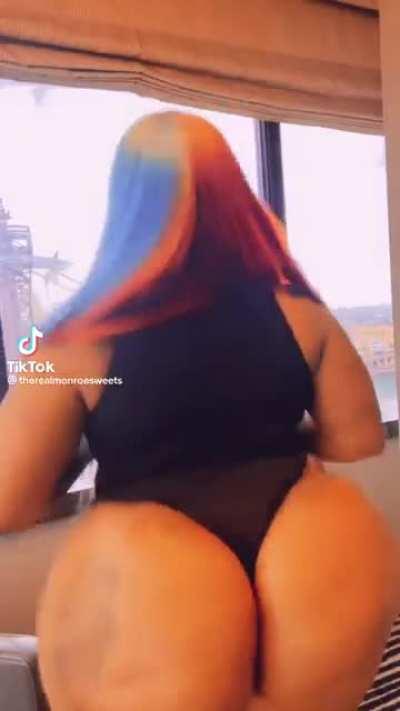 Big Booty🎂