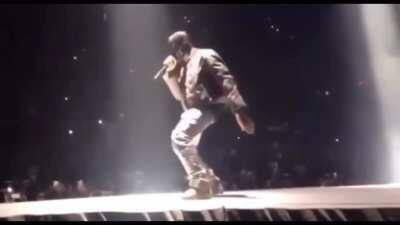 Kanye West Performs