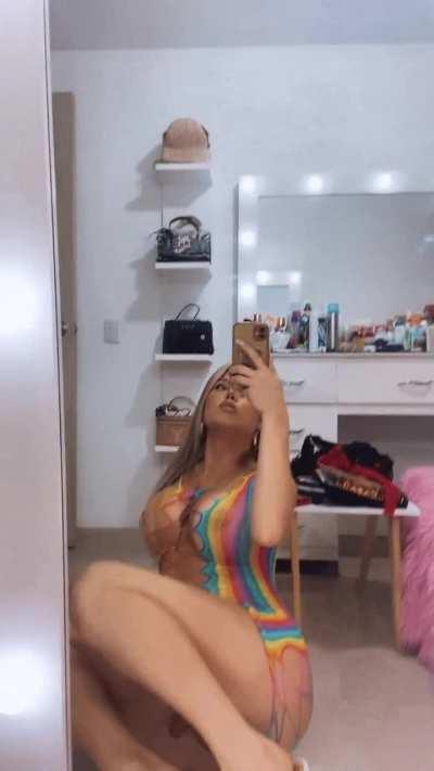 If you're a straight guy who wants to try a girl cock, say hi🥰