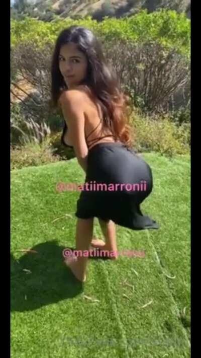 For her latest mega link in comments 👇