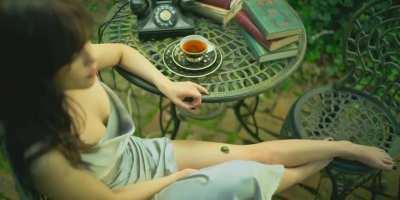 Anyone who likes Jenna's feet and toes as much as I do ? 