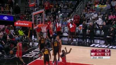 [Highlight] LaVine rips the fadeaway shot at the buzzer to seal 23 points in the first half!