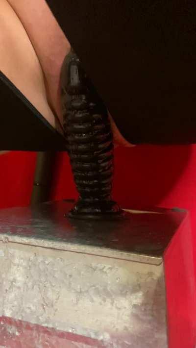 I love making a mess and then having to lick it clean! 👅💦