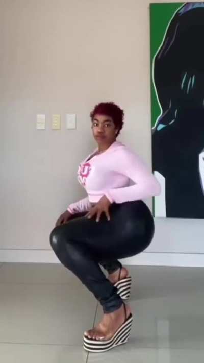 This really Oprah the queen finishing move lol