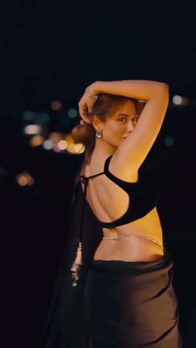 Mahira sharma 