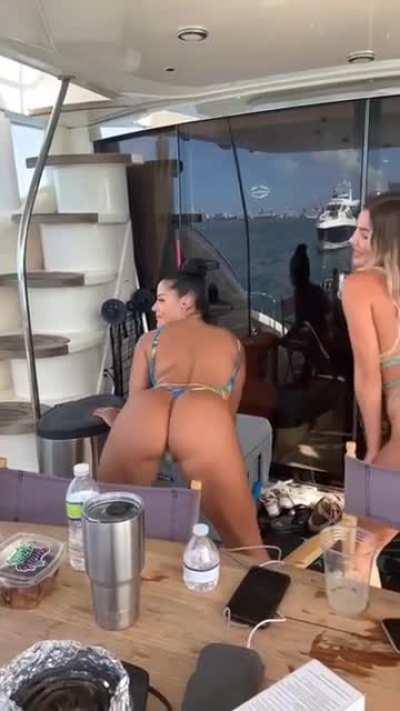 Send videos of her twerking