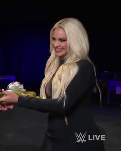 Maryse backstage on Raw 10-22