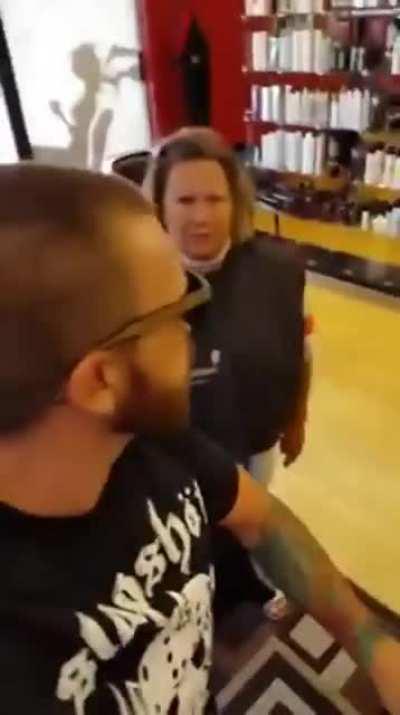 Karen attacks another customer in a Hair Salon
