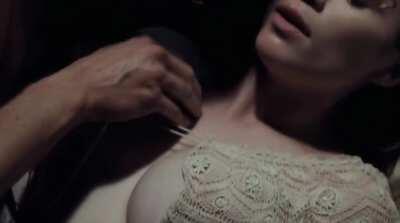 Hayley Atwell frees her busty plots in 'The Pillars of the Earth'