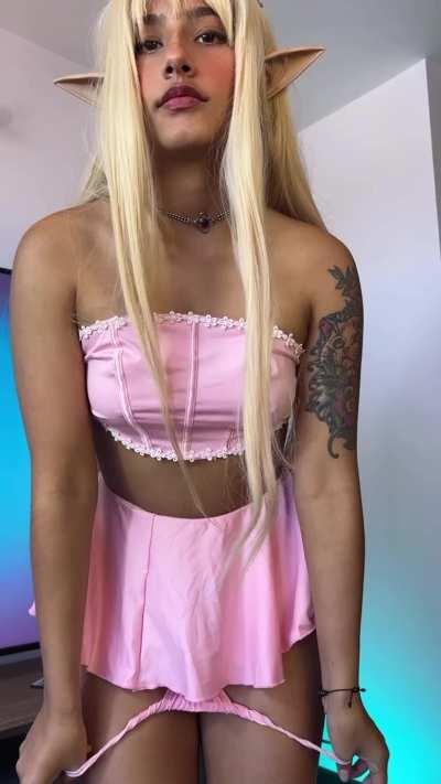 19yo Latina's juicy kitty