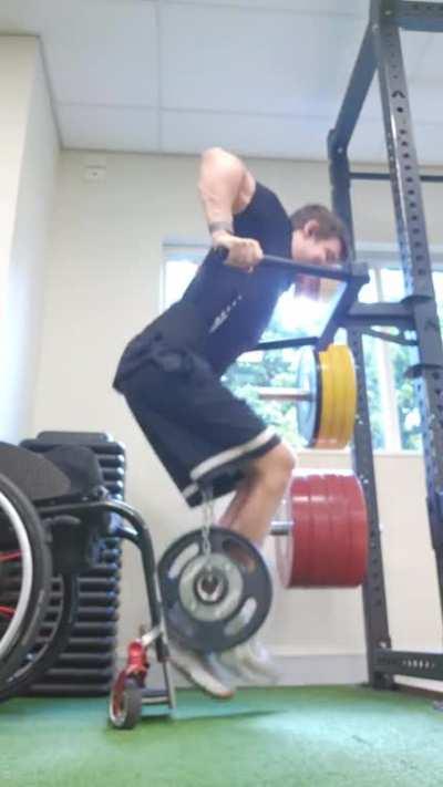 Just found the first gym bro with an actual excuse for always skipping leg day! 🤣