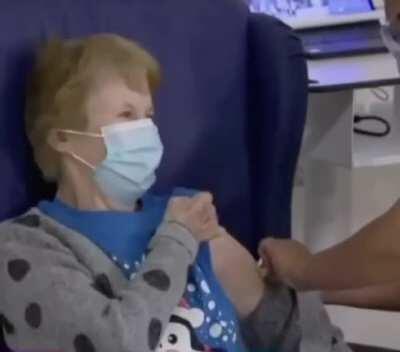 Primeiro paciente a tomar vacina