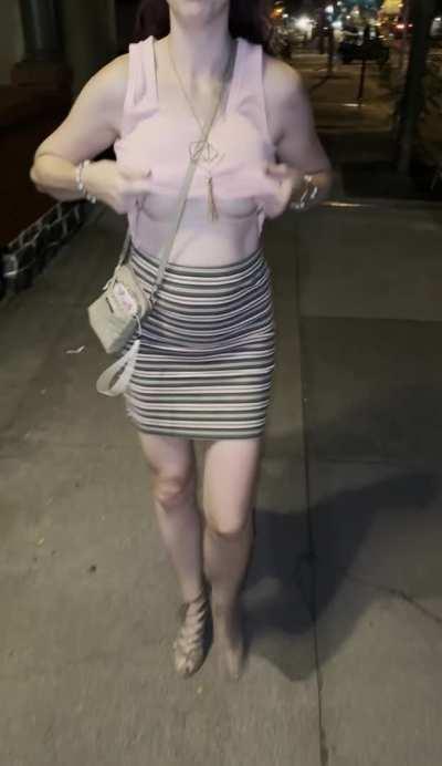 I’m that mom that all the neighborhood dads love to have a drink with