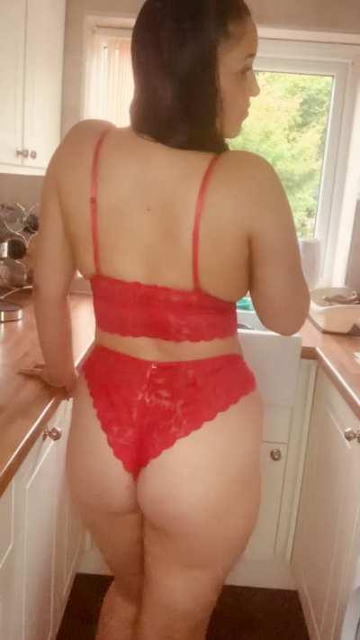 If at least one guy wants to see me strip more often, I'll celebrate and fuck myself💕