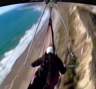 Harness holding hang glider snaps mid flight