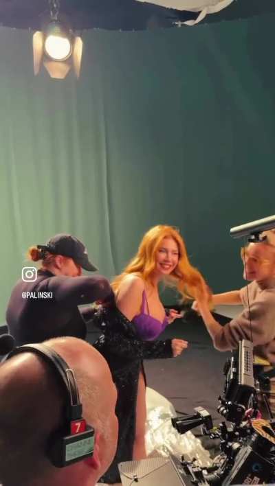 Palina hat gerade ein Behind The Scenes vom Triumph Shooting gepostet