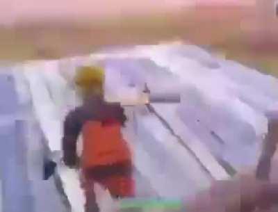 Naruto trying to rebuild Konoha after Pein attack