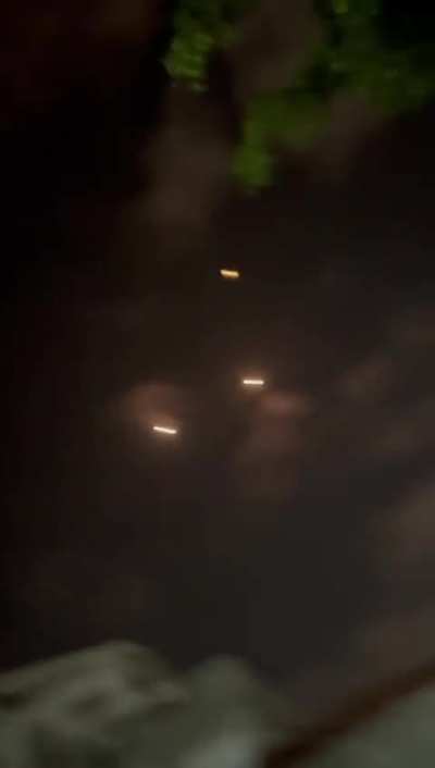 🇮🇷🇮🇱 Skies over Haifa during Iranian attack. A video taken by an Israeli-Palestinian in Haifa shows the Iranian ballistic missile impacting right next to him and others. (15Jun 2025)