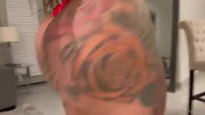 Read BIO SHE BAD AND THICK