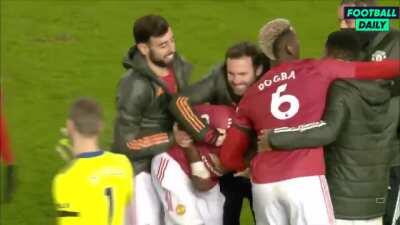 The importance of this man appreciated by his teammates. Massive performance tonight. My MoTM