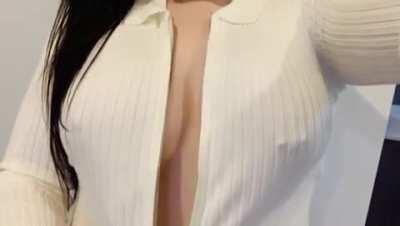 Unzipping my huge tits [OC] 🤐💖