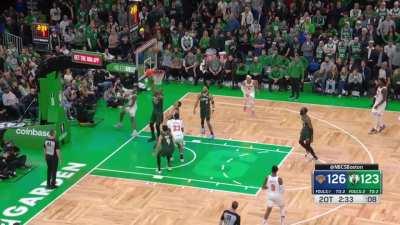 [Highlight] Quickley gets the bounce for 38 points as he casually skips on his way back