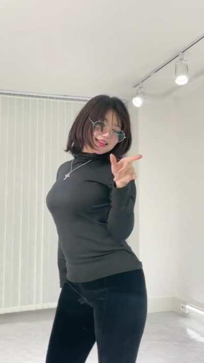 Look at those shaking things🥵