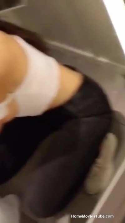 Gorgeous Model Dressing Room Deepthroat Swallow