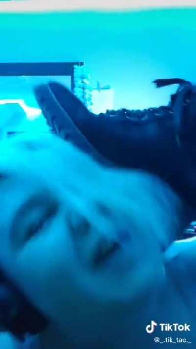 you can see the whole shoe...