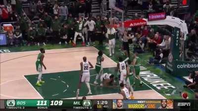 [Highlight] Giannis screams for the ball, Jrue ignores him, then dishes to Giannis for the clutch and-1