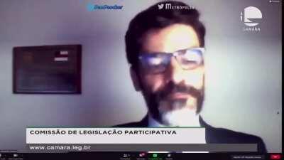 O Delegado da polícia Federal Alexandre Saraiva, que foi retirado do Comando da superintendência no Amazonas após denunciar o Ministro Ricardo Salles, passou a boiada por cima dos nossos deputados. Segue trecho dos melhores momentos: