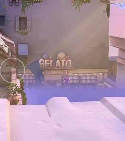 So apparently a lot of players have known about this glitch for a while but I think I'm the first one to make a video on it