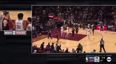 [Highlight] Jarrett Allen mic’d up feed after his foul on Randle: “That’s a hustle play, that’s a basketball play”