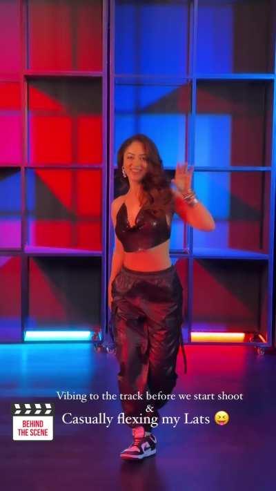 Iss kashmiri gulaabi chut waali chhinaal Raandeepa Dhar so itna berehmi se chodunga ki chal nahi payegi kutiya. Bitch is 