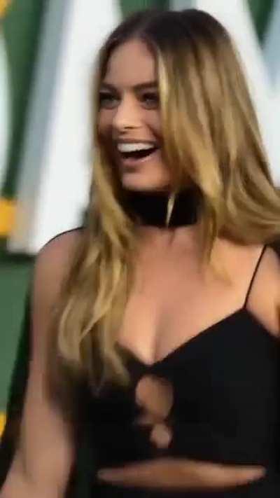 Margot with Andrea Riseborough at the “Amsterdam” premiere in London | September 2022