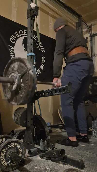What kind of asshole tries wrist curls with 300lbs