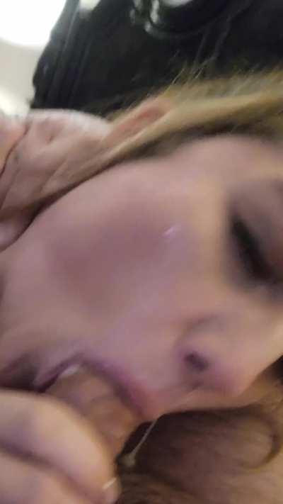 I love jacking him off on my face and then keep sucking 🤤😍