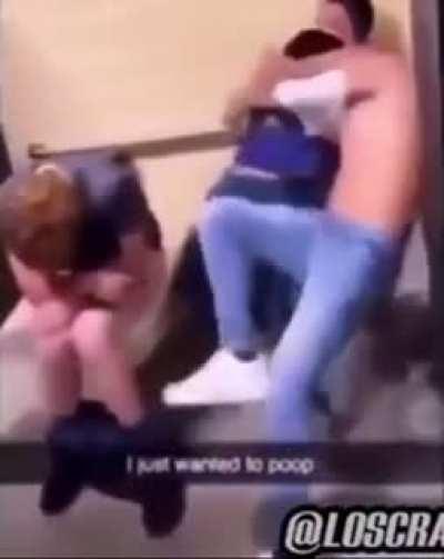 O muquinha só queria cagar😭😭😭