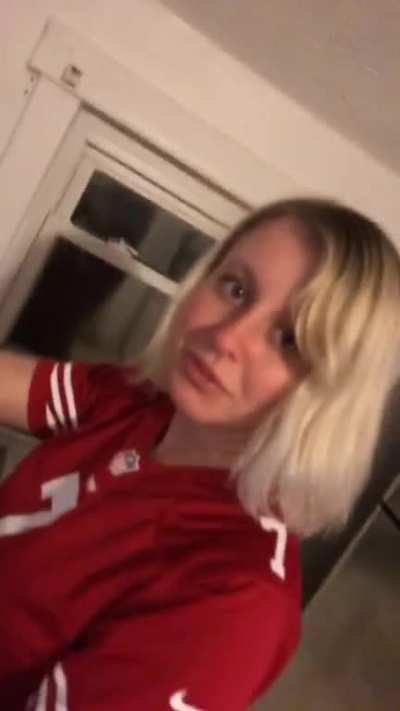 Fiancée regretting getting engaged because of clumsy-drunk me