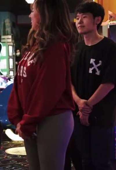 🍑jiggle at 21:20 in new OTV video