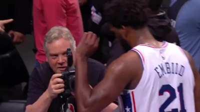 [Highlight] Embiid taunts Nets crowd with “3-0”, in a callback to a series where he got gentleman’s swept