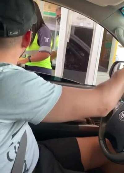 HUMILDE DEMAIS... OLHA A REAÇÃO DA MULHER