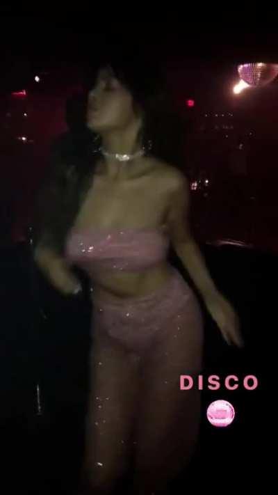 I bet Selena Gomez got fucked the night she wore this outfit