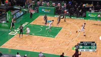 [Highlight] Tatum goes up high and comes down hard for the two handed jam