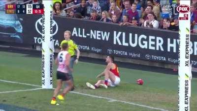 Tough gig being a goal umpire in Season 2021