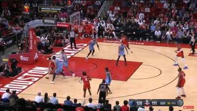 [Highlight] Sengun spins through double team and puts it in. Hakeem would be proud.