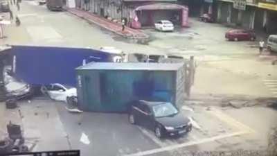 semi crushes car