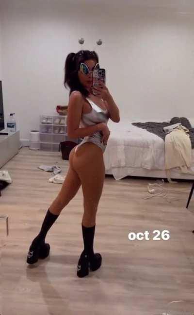 Alien from her insta story