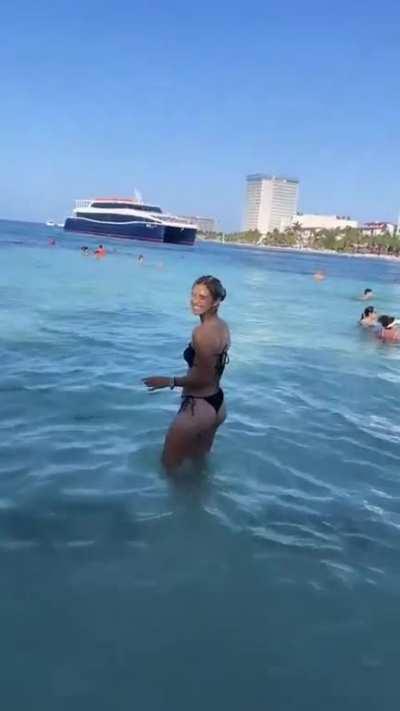 nailea vidrio-🤤😍