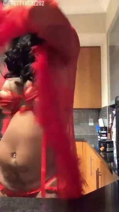 PR3TTYR3DZ & CR30LB4RB!E